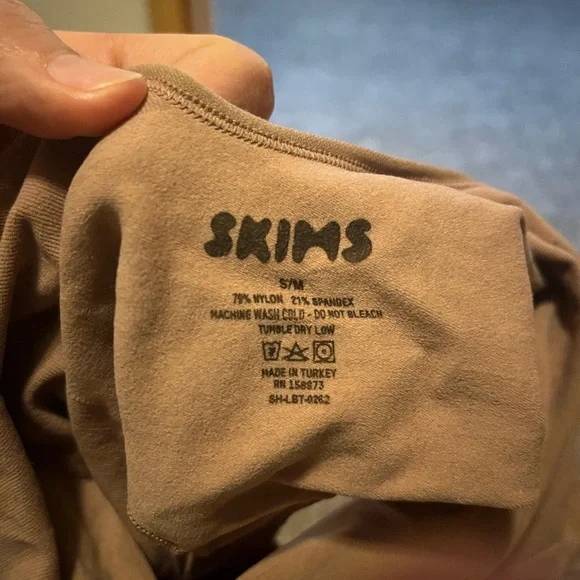 SKIMS Shapewear - Picture 4 of 4